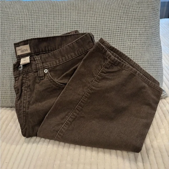 LIKE NEW Gap Men's Brown Slim Fit Corduroy Pants Size 32/30 - Picture 2 of 5
